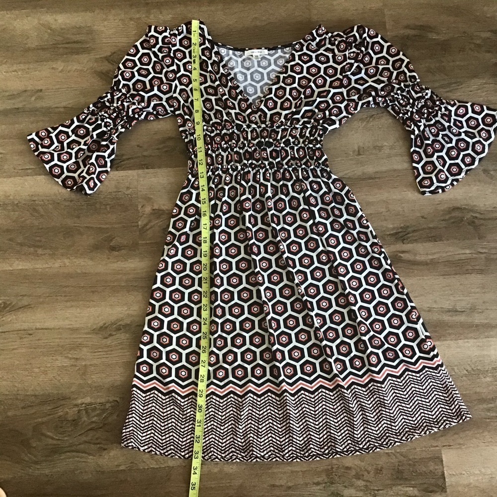 SOPHIE Max Dress Size XS Y2K Bell Sleeves Geometric Print White Black Red - Picture 8 of 8